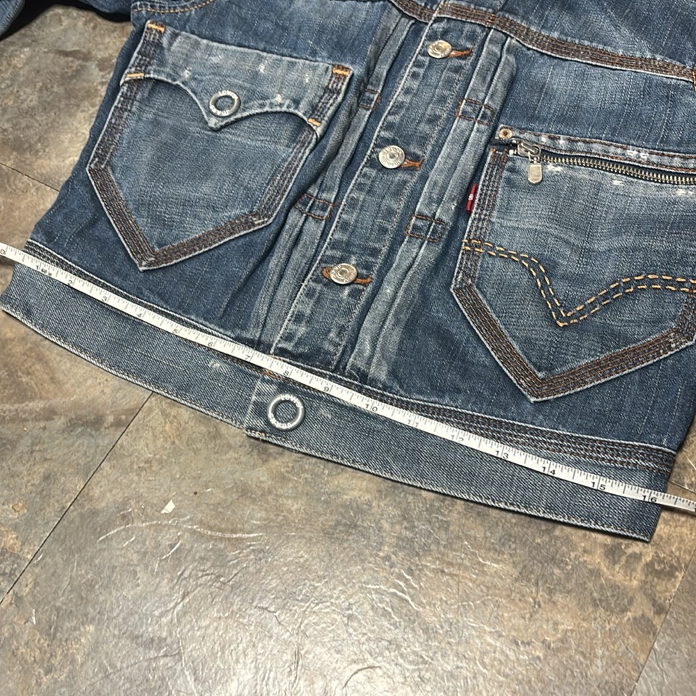 Levi’s Denim Button Up Blue Jean Jacket - Picture 15 of 15